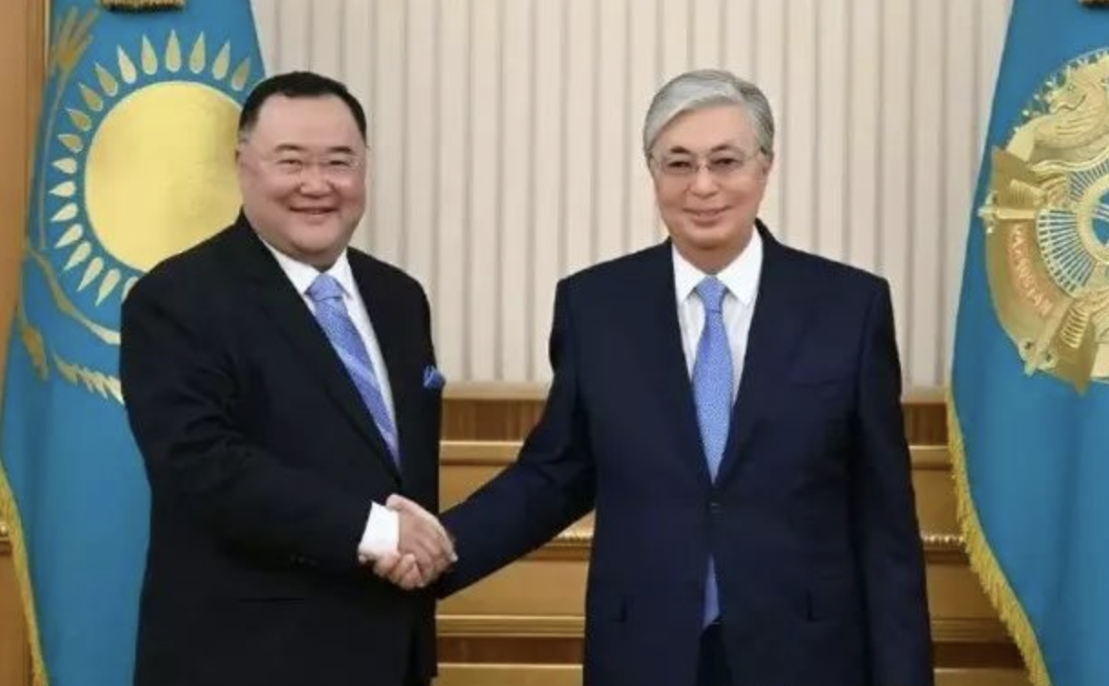 托卡耶夫密集会见中美商界领袖